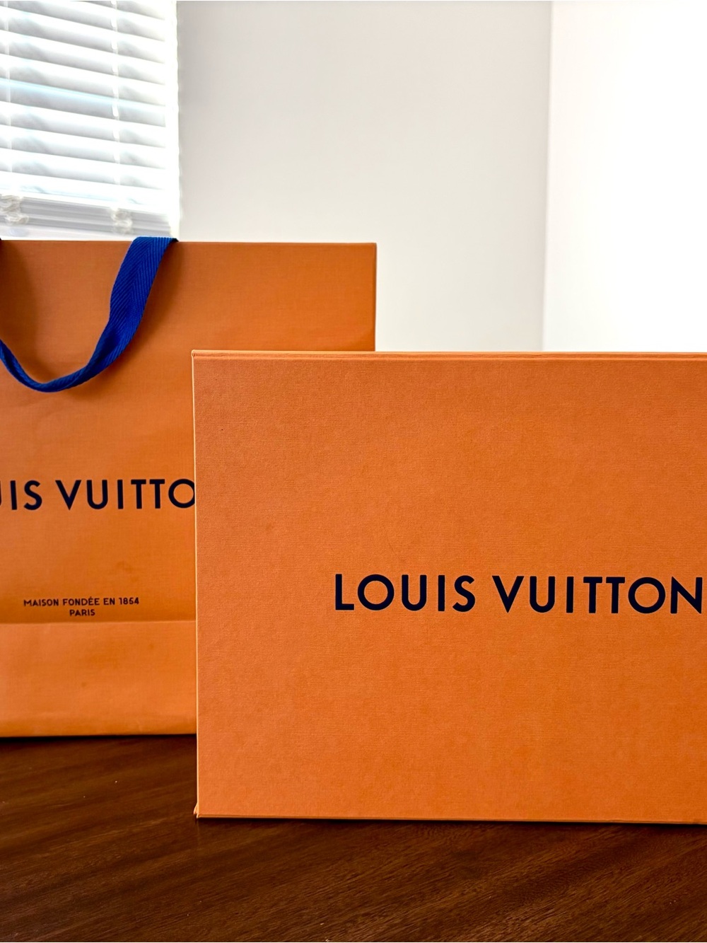 Louis Vuitton Lockme Tender Bag - Picture 4 of 6